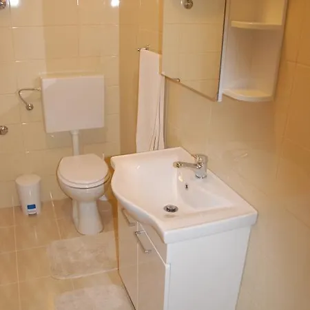 Danica Affittacamere 2*