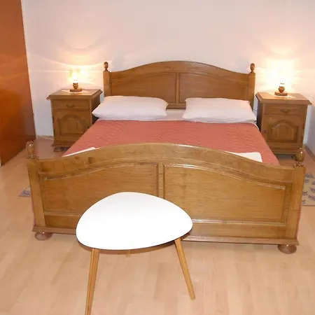 Danica Casa de hóspedes 2*